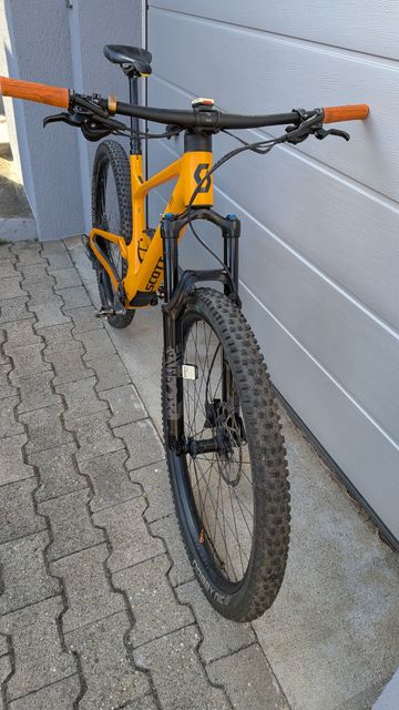 Used Scott Spark 930 2022 2022 Mountainbike, Orange, 29 — image 3 of 5