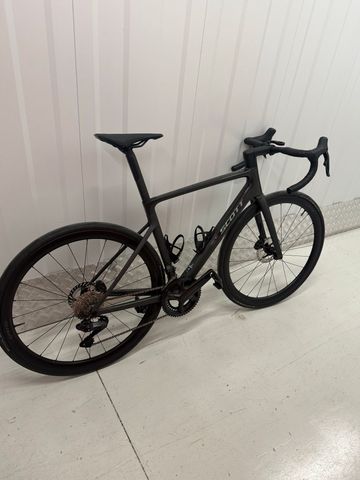 Käytetty Scott Addict 20 2026 2026 Road & Gravel — kuva 1 / 6
