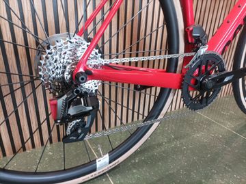 Gebrauchtes Cervélo R5 SRAM Rival eTap AXS 2025 Road & Gravel, Rot — Bild 4 von 5
