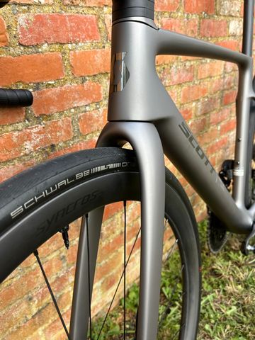 Gebrauchtes Scott Addict RC Team 2026 2026 Road & Gravel, Hellgrau — Bild 11 von 11