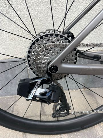 Gebrauchtes Scott Addict RC Team 2026 2026 Road & Gravel, Hellgrau — Bild 7 von 11