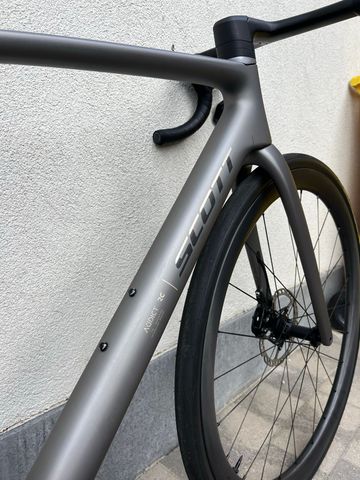 Gebrauchtes Scott Addict RC Team 2026 2026 Road & Gravel, Hellgrau — Bild 8 von 11