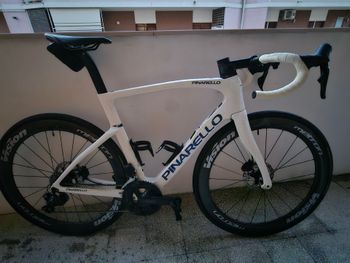 Tweedehands Pinarello Custom Shimano 105 Di2 2025 Road & Gravel