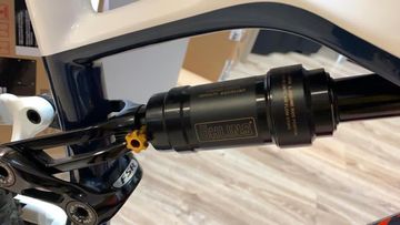 Used Specialized Enduro SRAM Red eTap AXS 2016 Mountainbike, White — image 9 of 10