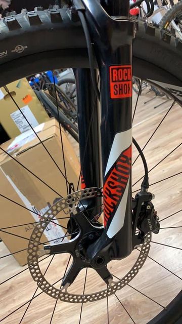 Used Specialized Enduro SRAM Red eTap AXS 2016 Mountainbike, White — image 6 of 10