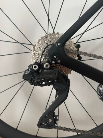 Brugt Trek Domane Shimano 105 Di2 2023 Road & Gravel — billede 2 af 6