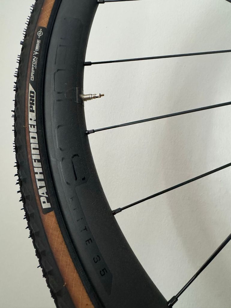 Brugt Trek Domane Shimano 105 Di2 2023 Road & Gravel — billede 5 af 6