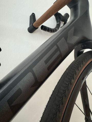 Brugt Trek Domane Shimano 105 Di2 2023 Road & Gravel — billede 4 af 6