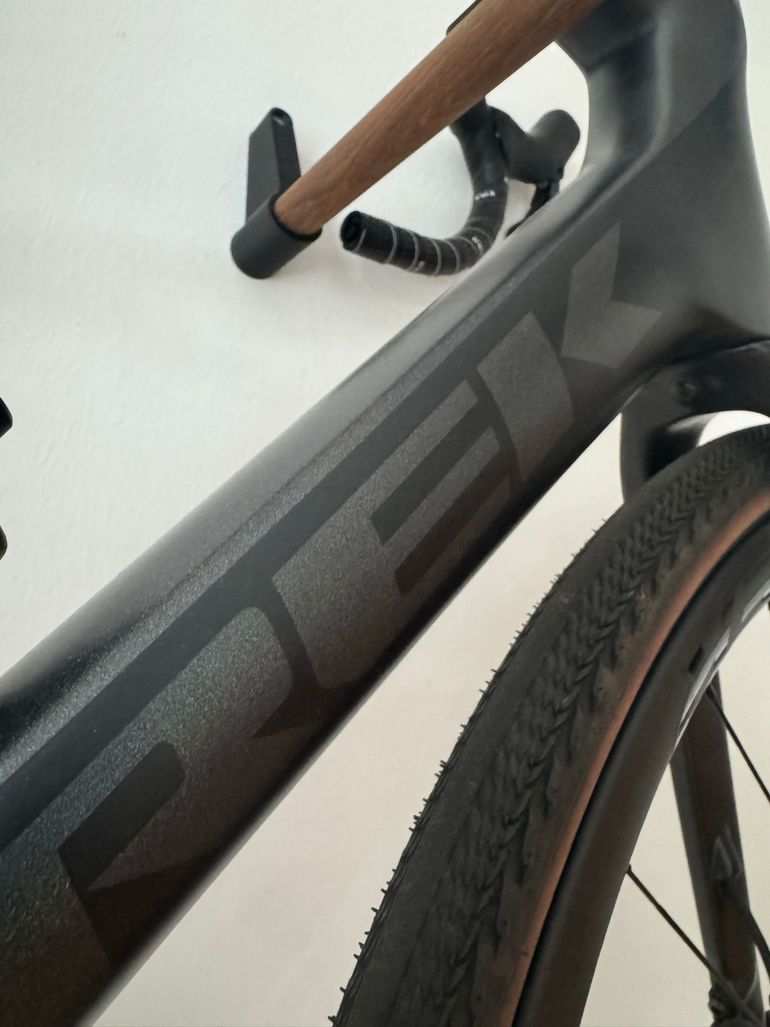 Brugt Trek Domane Shimano 105 Di2 2023 Road & Gravel — billede 4 af 6