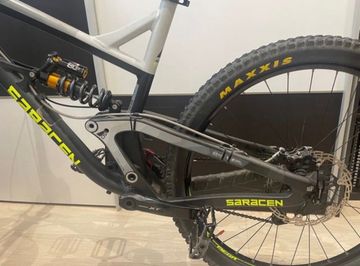 Used Saracen Custom Shimano Deore XT 2016 Mountainbike, Black — image 5 of 6