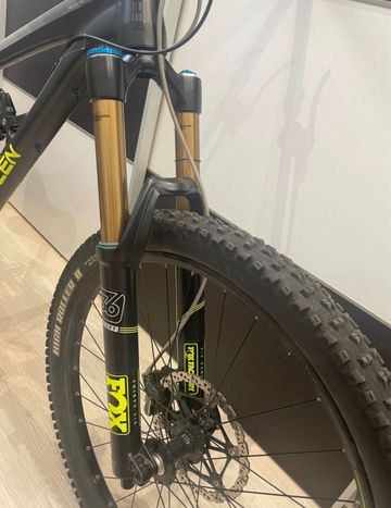 Used Saracen Custom Shimano Deore XT 2016 Mountainbike, Black — image 6 of 6