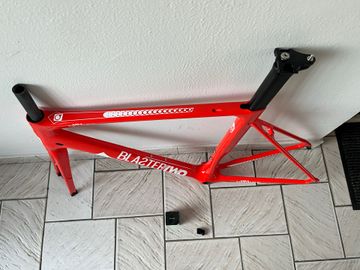 Gebrauchtes Qbikes Custom Frameset 2019 Road & Gravel, Rot — Bild 11 von 18
