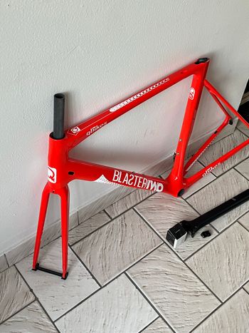 Used Qbikes Custom Frameset 2019 Road & Gravel, Red — image 3 of 18