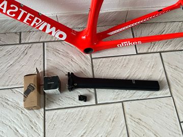 Gebrauchtes Qbikes Custom Frameset 2019 Road & Gravel, Rot — Bild 9 von 18