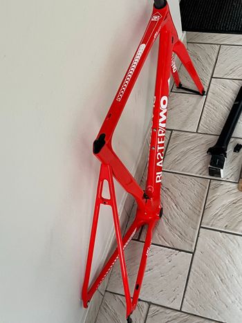Used Qbikes Custom Frameset 2019 Road & Gravel, Red — image 15 of 18