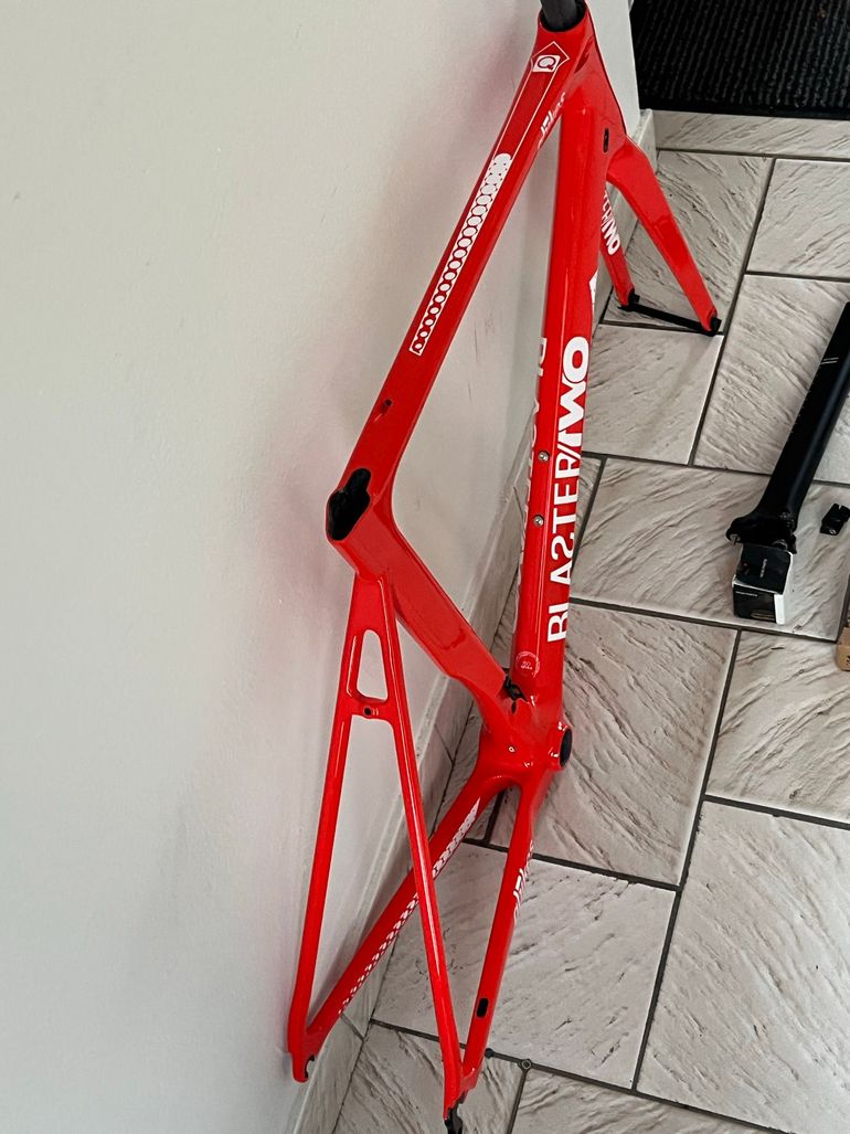 Used Qbikes Custom Frameset 2019 Road & Gravel, Red — image 15 of 18
