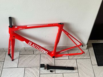 Gebrauchtes Qbikes Custom Frameset 2019 Road & Gravel, Rot — Bild 2 von 18