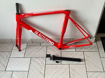 Gebrauchtes Qbikes Custom Frameset 2019 Road & Gravel, Rot — Bild 1 von 18