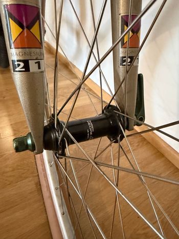 Used Raleigh Custom Shimano Deore LX 1998 Mountainbike, Green — image 4 of 8