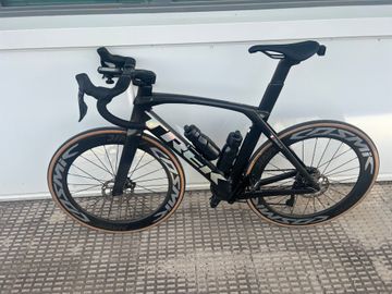 Trek Madone SL 6 Gen 6 2023 2023 Road & Gravel usato