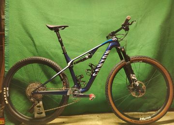 Canyon Lux CF 7 2021 2021 MTB usato