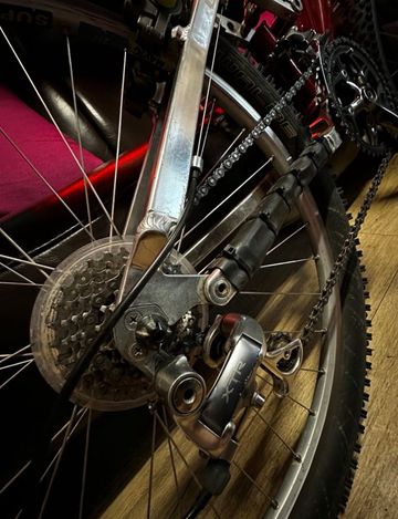 Used GT Grade Shimano XTR 2010 Mountainbike, Red — image 16 of 20