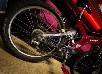Used GT Grade Shimano XTR 2010 Mountainbike, Red — image 3 of 20