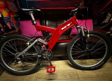 Used GT Grade Shimano XTR 2010 Mountainbike, Red — image 2 of 20