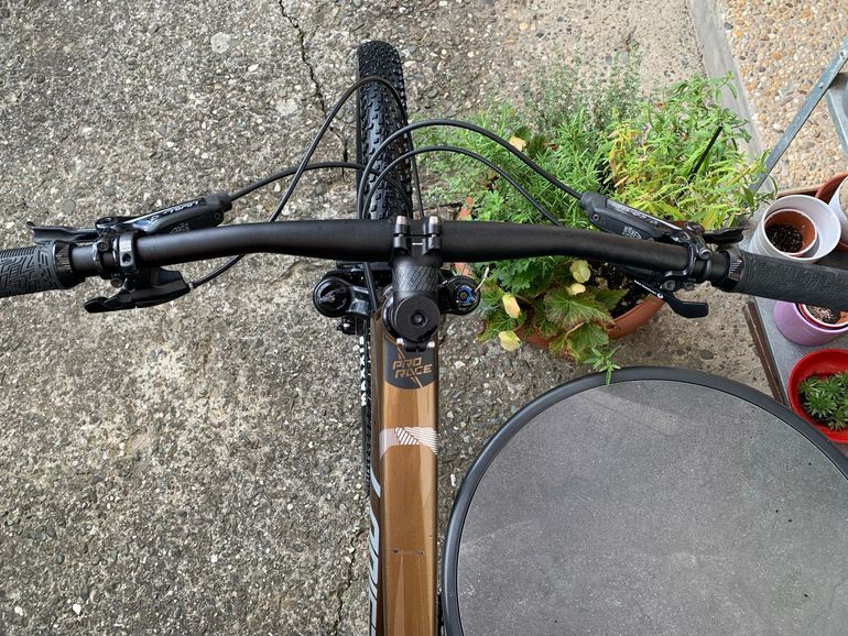 Used Lapierre Prorace CF 6.9 2023 2023 Mountainbike, Orange, 29 — image 7 of 15