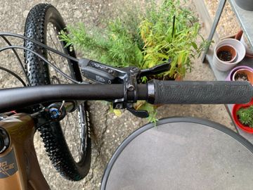 Used Lapierre Prorace CF 6.9 2023 2023 Mountainbike, Orange, 29 — image 12 of 15