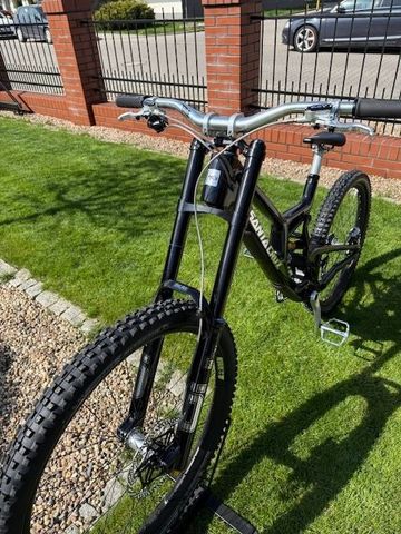 Used Santa Cruz V10 SRAM X01 DH 2026 Mountainbike, Black — image 7 of 9