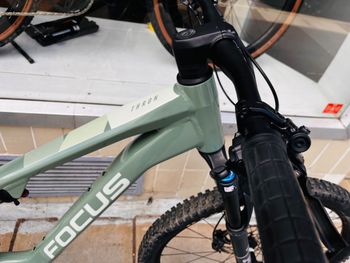 Použité Focus THRON 6.9 2021 2021 Mountainbike — obrázek 7 z 7