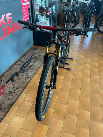 Used Orbea Oiz Shimano Deore XT 2026 Mountainbike, Red — image 2 of 5