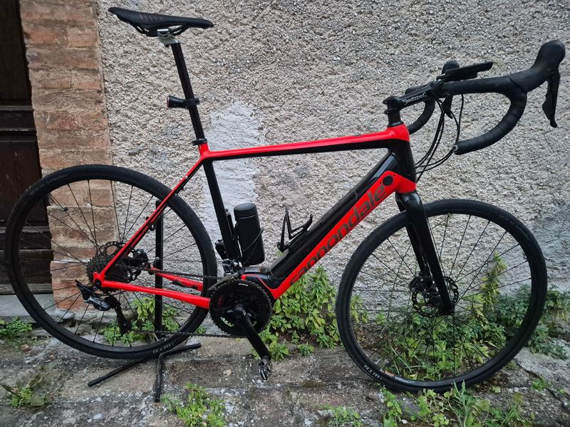 Używany Cannondale Synapse Neo 1 2020 2020 Road & Gravel