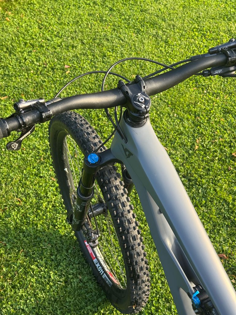 Custom YT Jeffsy CF 2019 Mountainbike usato, Grigio chiaro — immagine 12 di 22