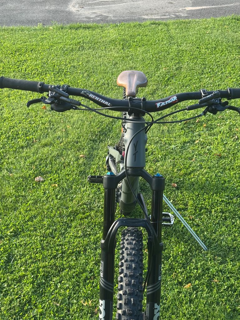 Custom YT Jeffsy CF 2019 Mountainbike usato, Grigio chiaro — immagine 11 di 22