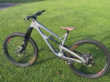 Używany Custom YT Jeffsy CF 2019 Mountainbike — zdjęcie 1 z 22