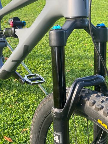 Używany Custom YT Jeffsy CF 2019 Mountainbike — zdjęcie 10 z 22