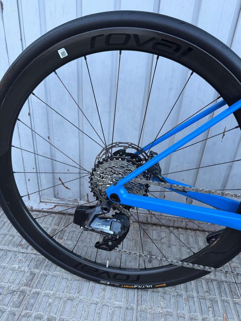 BMC Roadmachine 01 TWO P2P 2022 2022 Road & Gravel usato, Blu — immagine 6 di 7