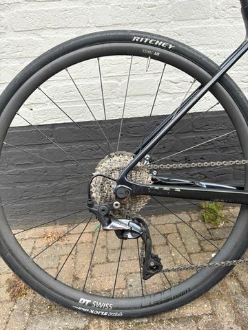 Używany Canyon Ultimate CF SLX 8.0 2018 2018 Road & Gravel — zdjęcie 3 z 13