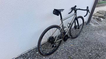 Used Léon Titane Genus 2024 Road & Gravel, Light Gray — image 6 of 6