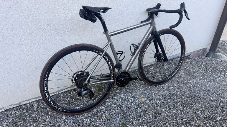 Léon Titane Genus 2024 Road & Gravel usato, Grigio chiaro — immagine 4 di 6