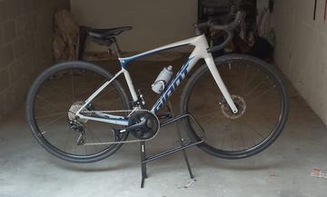 Tweedehands Giant Defy, Advanced 2 2021 2021 Road & Gravel — afbeelding 1 van 5