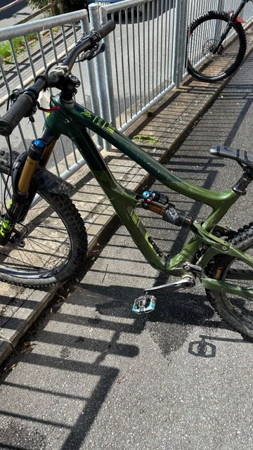 Ibis Cycles Custom Shimano Deore XT 2023 Mountainbike d'occasion — image 3 sur 10