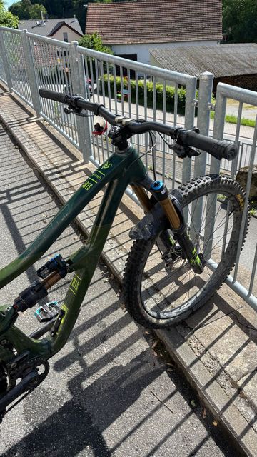 Ibis Cycles Custom Shimano Deore XT 2023 Mountainbike d'occasion — image 8 sur 10