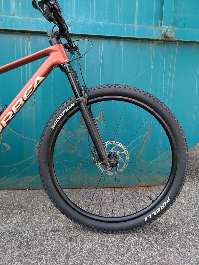 Orbea ALMA M30 2025 2025 Mountainbike usato, Rosso — immagine 3 di 12
