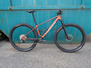 Gebrauchtes Orbea ALMA M30 2025 2025 Mountainbike, Rot — Bild 1 von 12