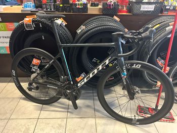 Used Scott Addict Shimano Ultegra Di2 2023 Road & Gravel