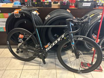 Used Scott Addict Shimano Ultegra Di2 2023 Road & Gravel, Black — image 1 of 3