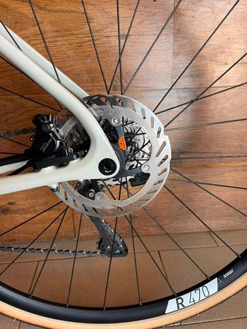 Cannondale Synapse Carbon 4 2026 2026 Road & Gravel usato, Grigio chiaro — immagine 4 di 13